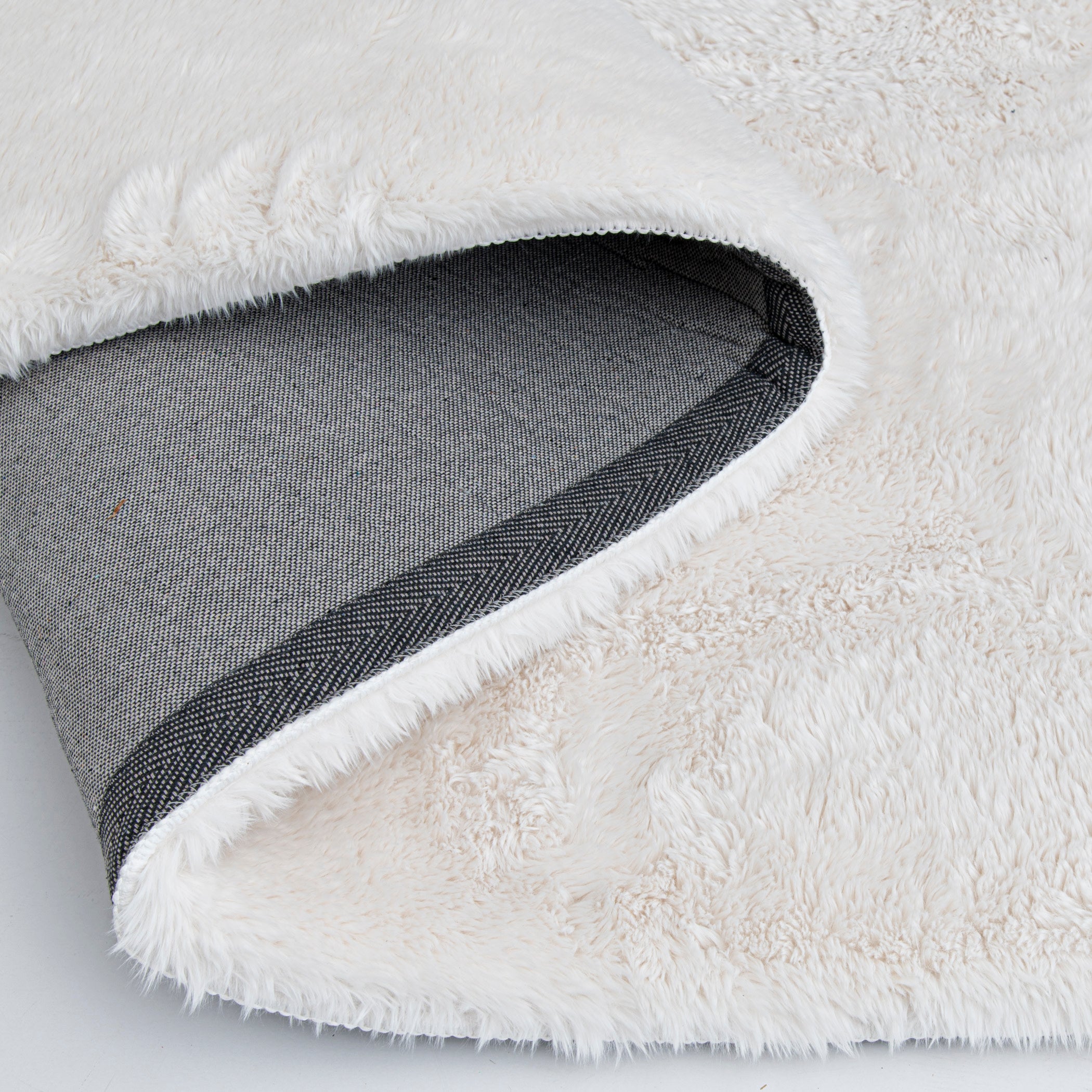 Belgian White Faux Fur/Memory Foam Area Rug 7'6"W x 9'6"L