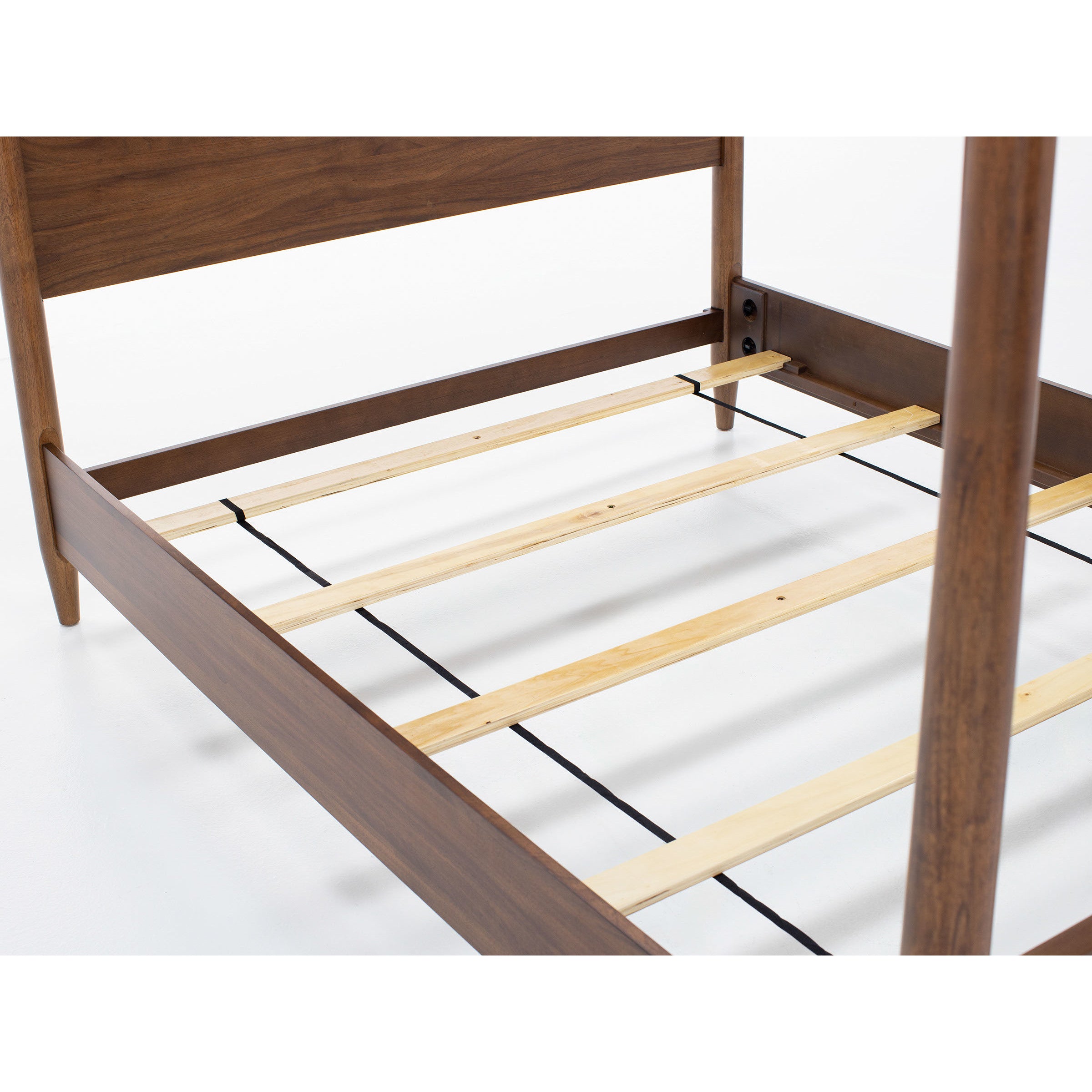 Arthur Poster Bed