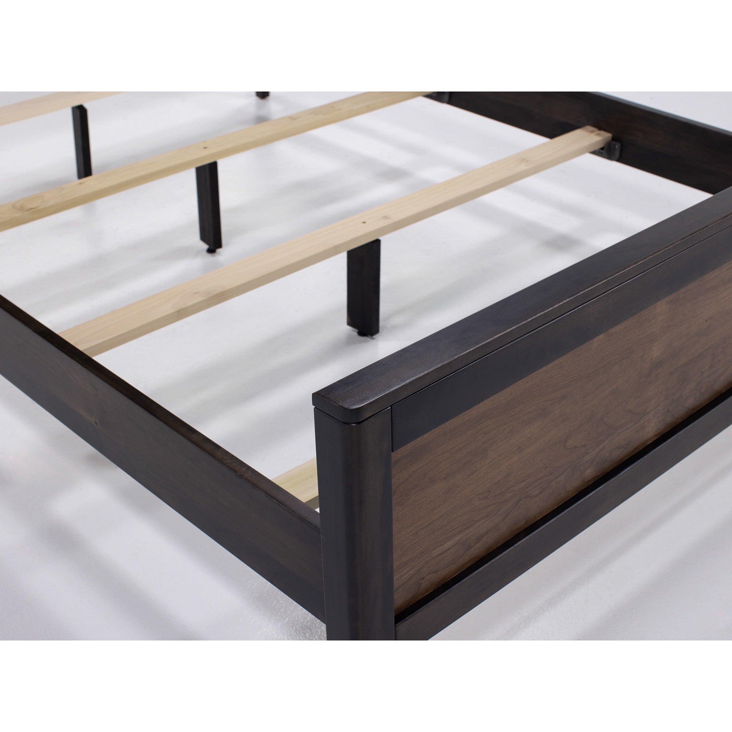 Toulon Queen Panel Bed