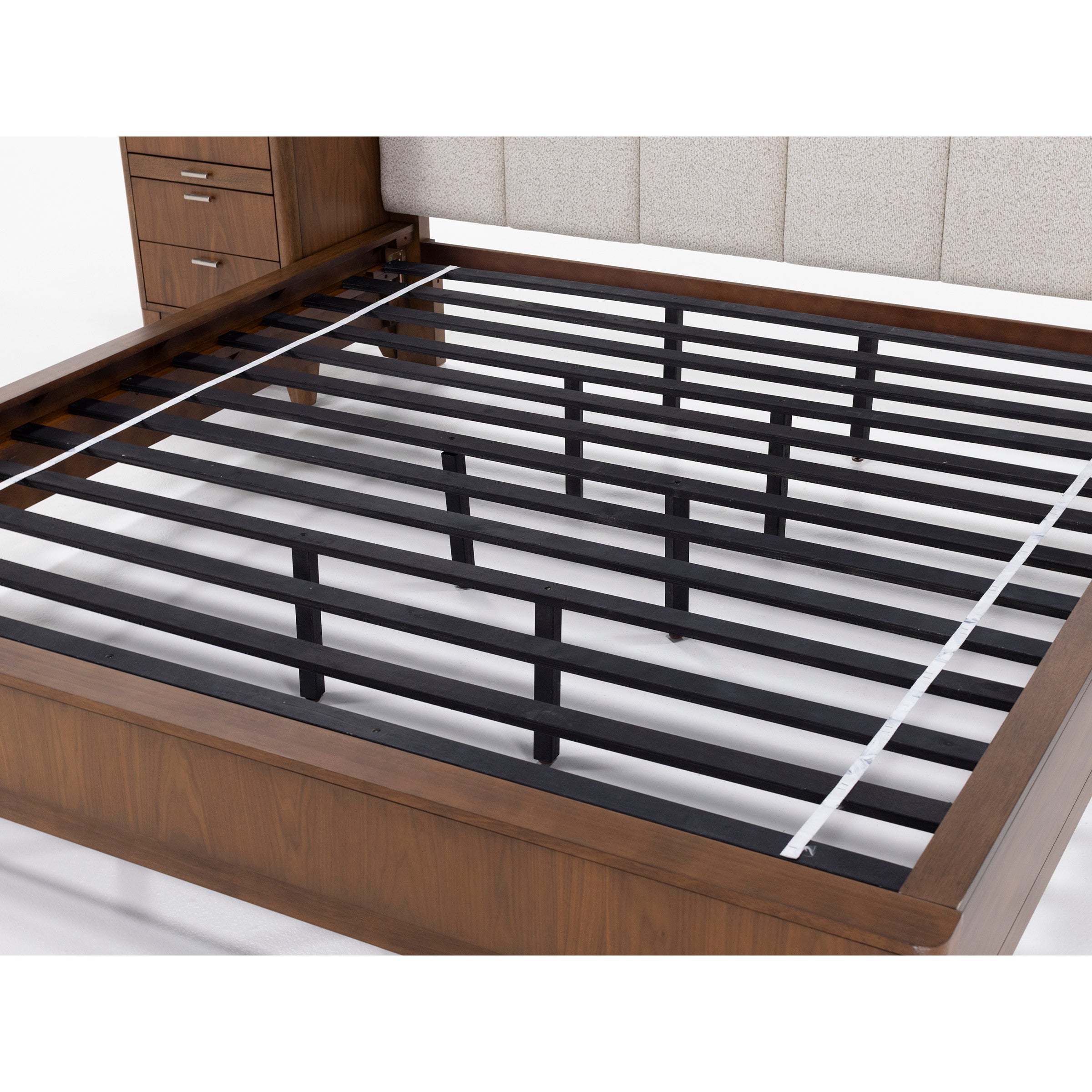 Nathan Wallbed with Piers