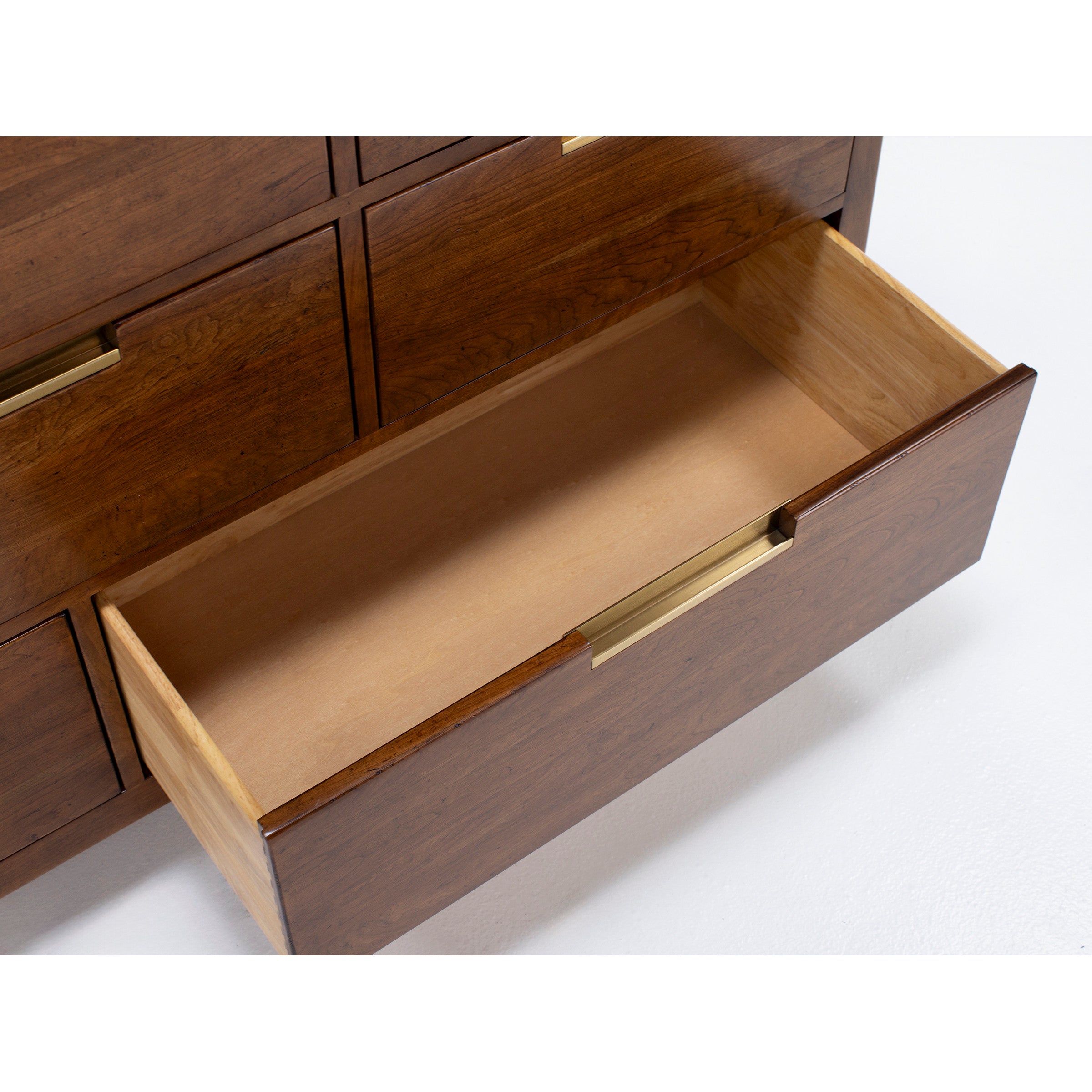 Aspire 8 Drawer Dresser In Aspire Cherry
