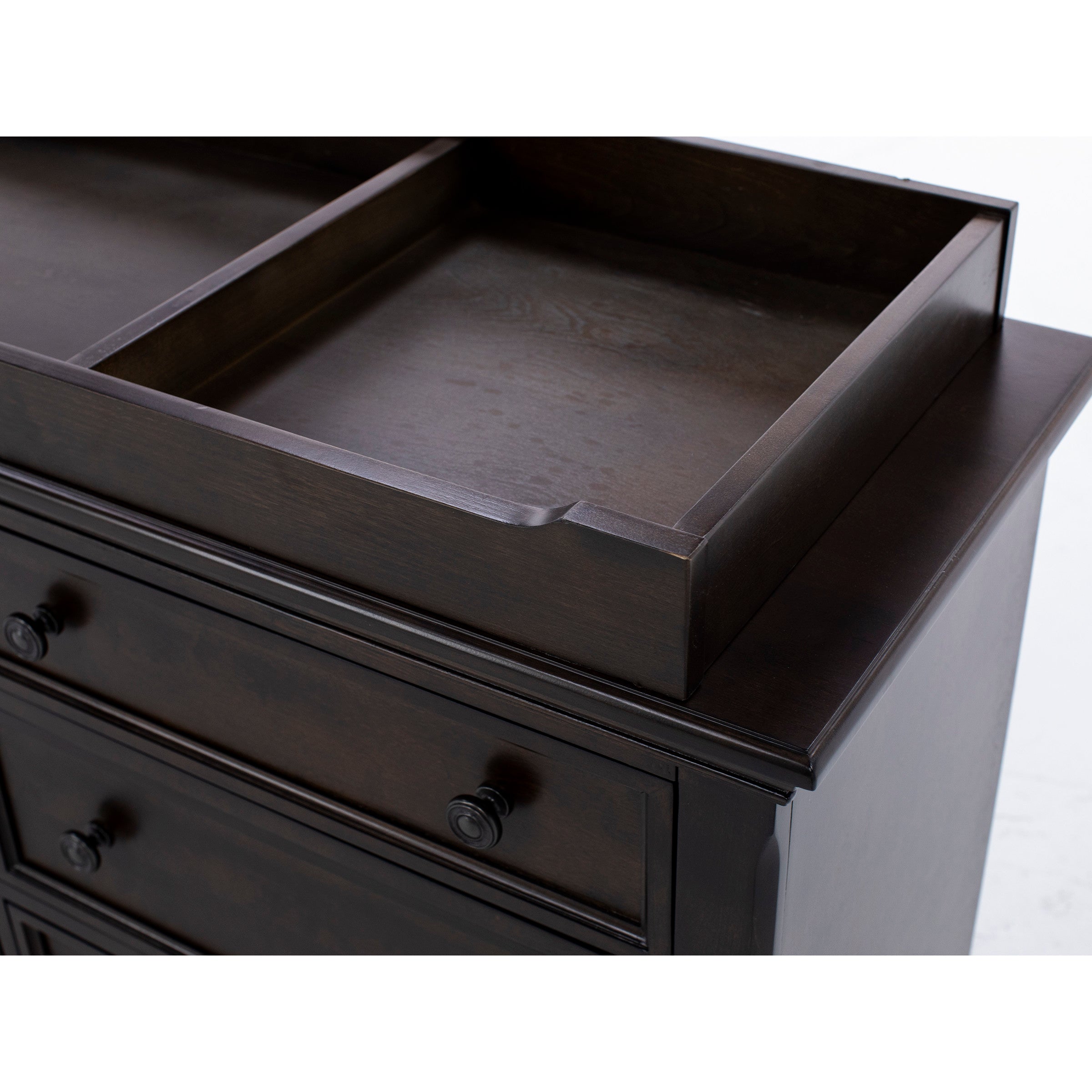 Stella Dresser