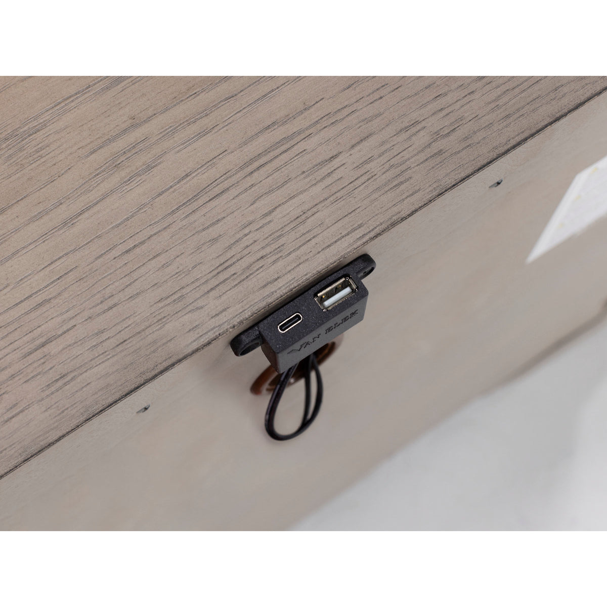 Lisbon Nightstand