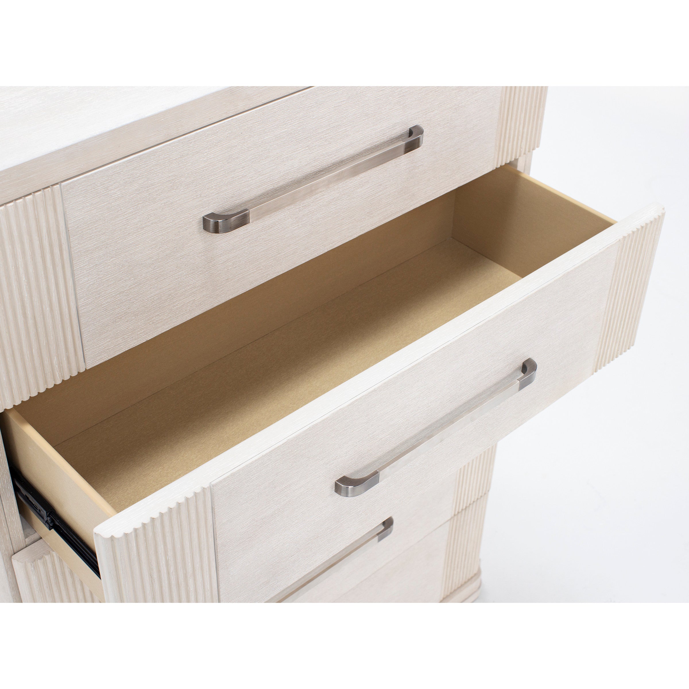 Evianna Chest