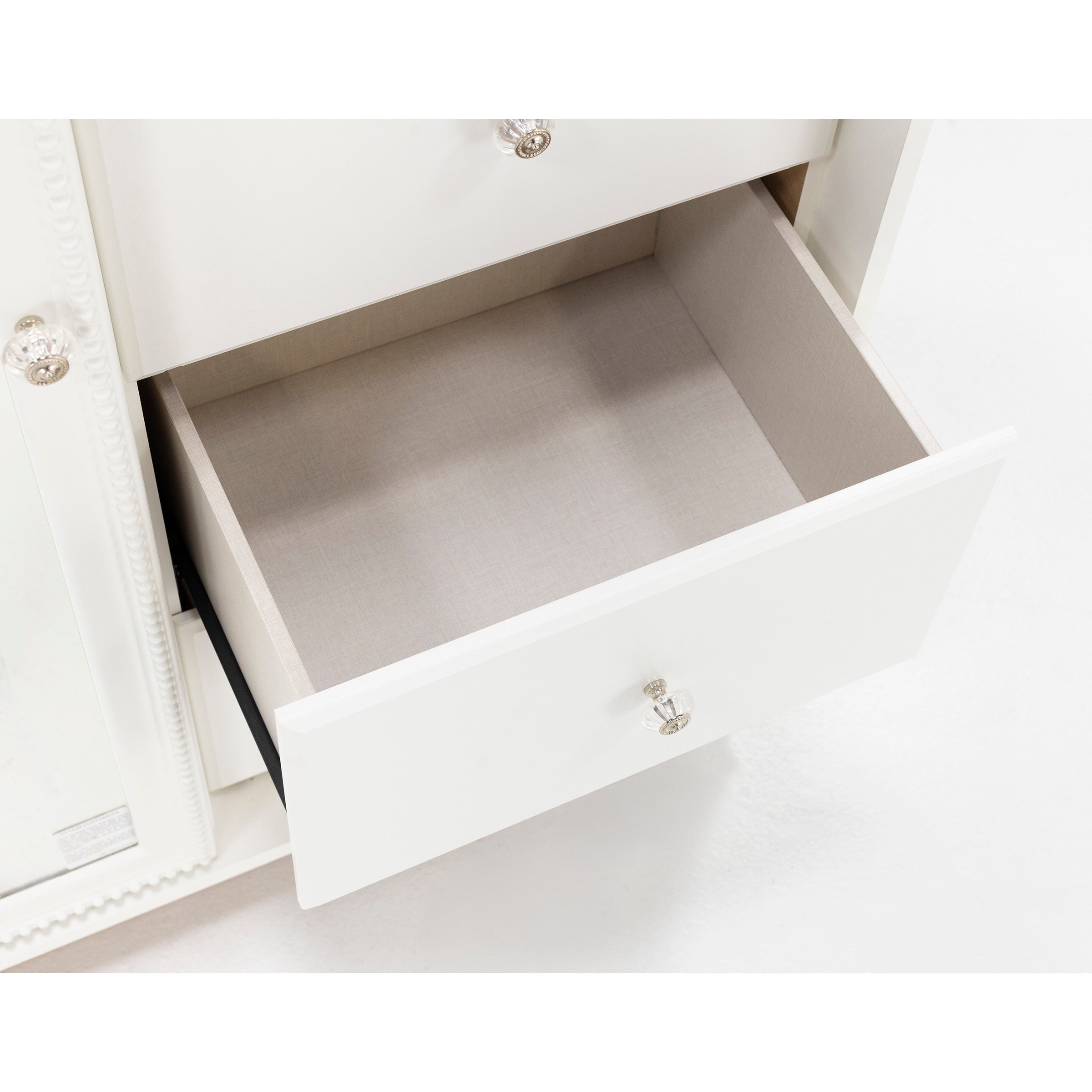 Lizzie Dressing Chest