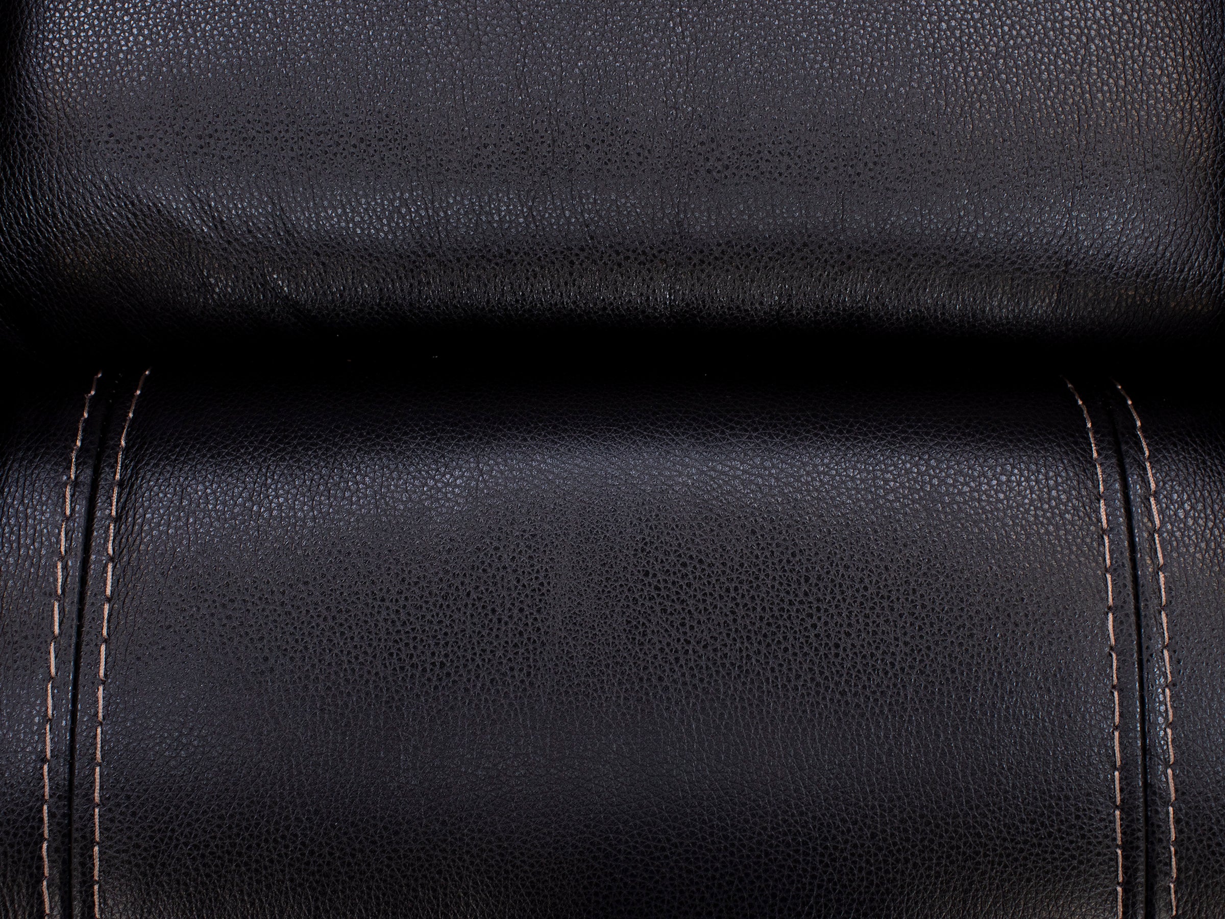 Laredo 4 Leather Power Headrest Power Recliner in Blackberry