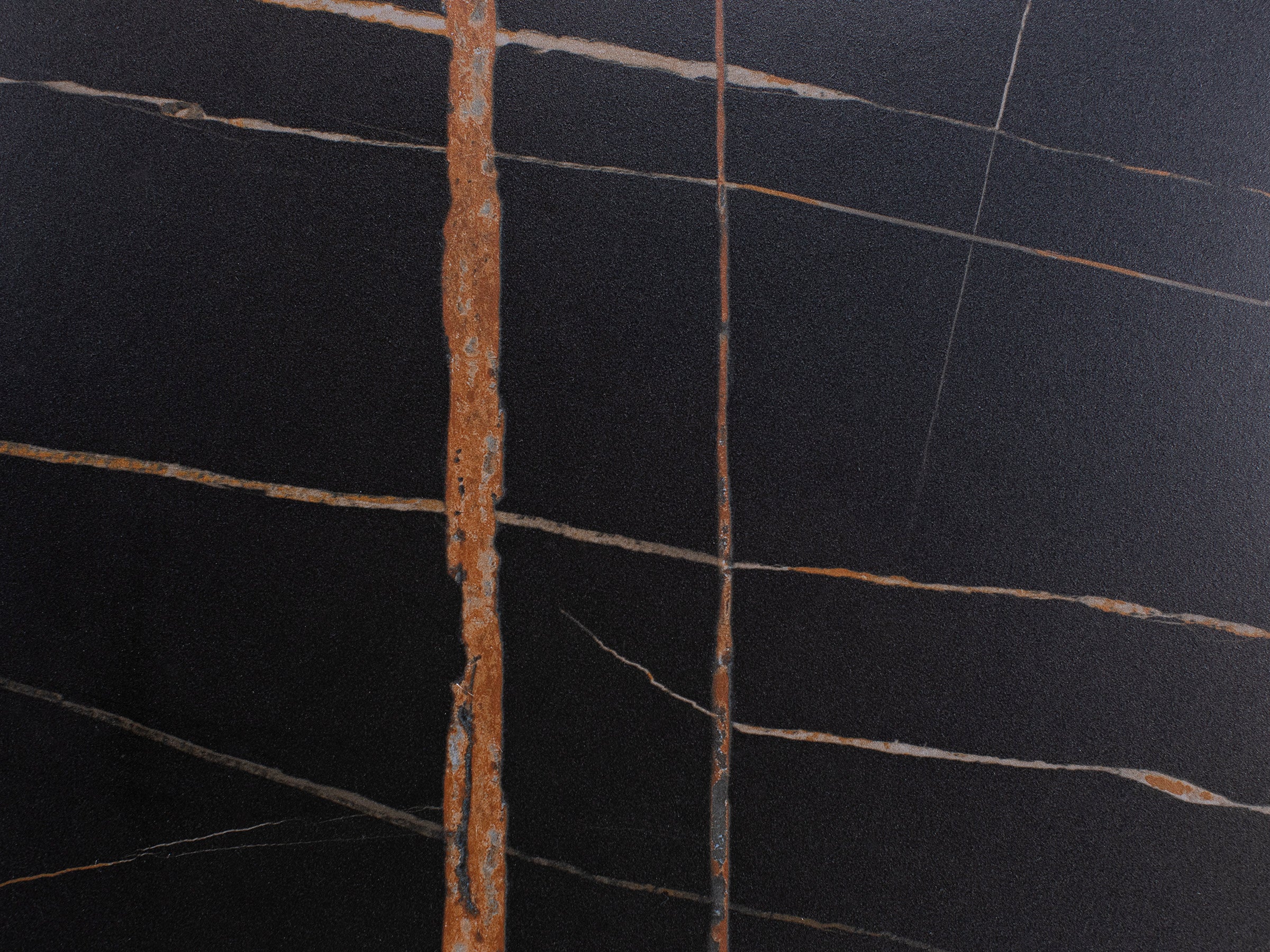 Nile 47" Round Sintered Stone Dining Table