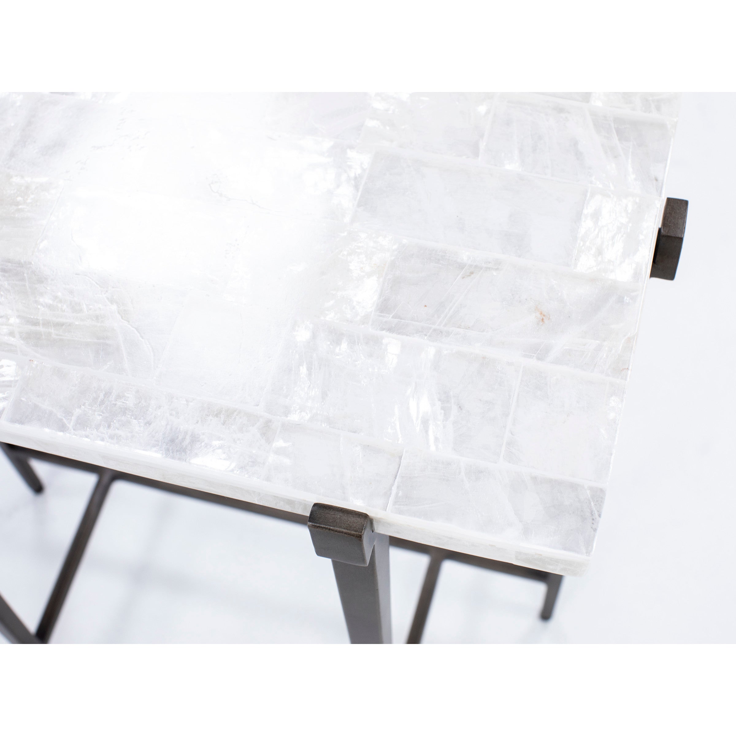 Grand Luxe Bellis Side Table