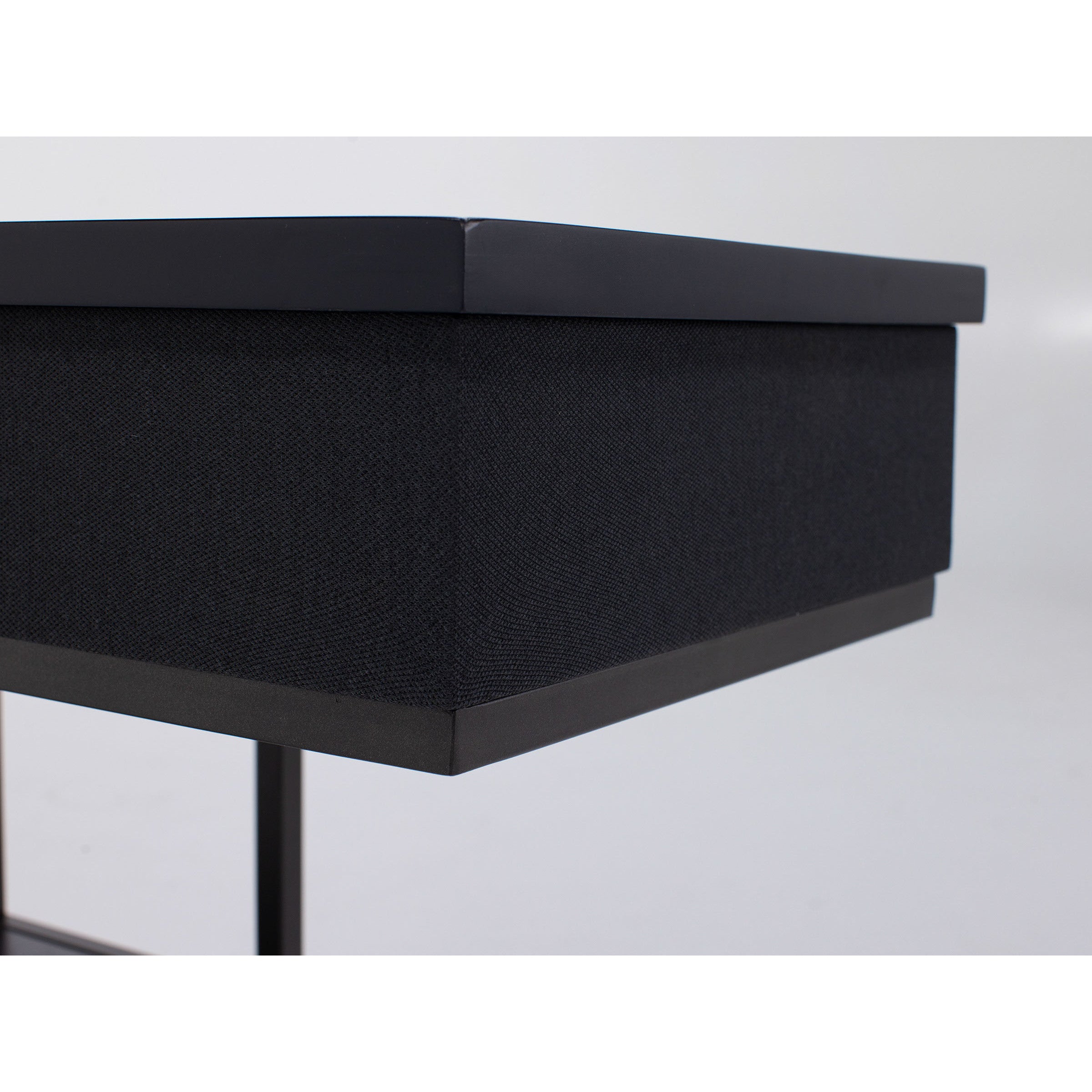 Halo Smart C-Table in Black