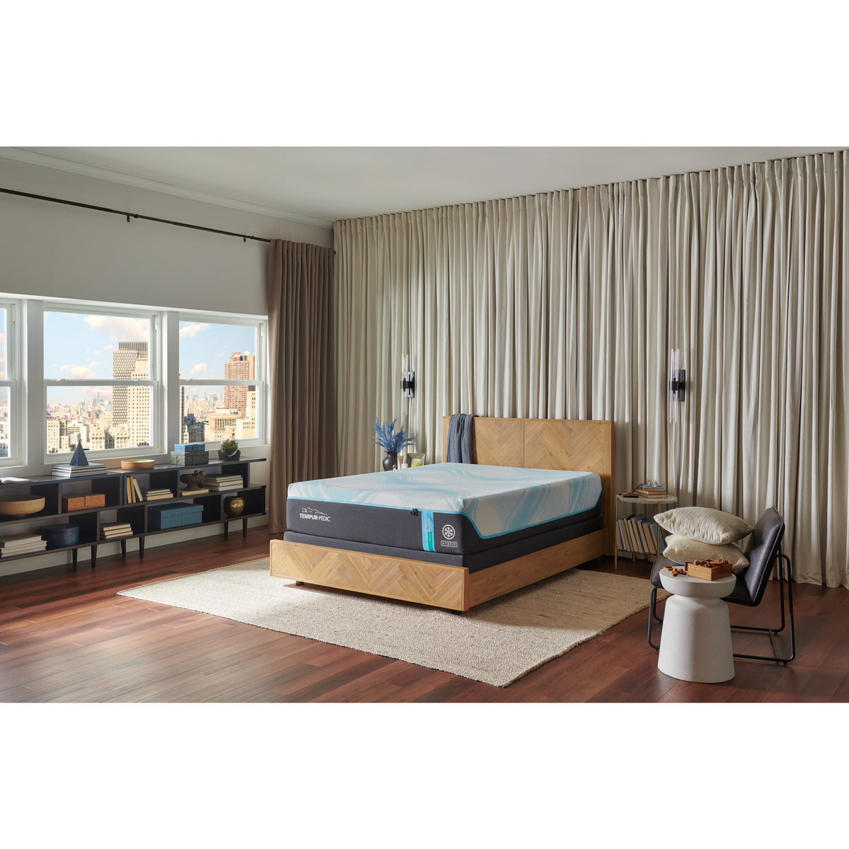 TEMPUR-LUXEbreeze 2.0 Medium Hybrid