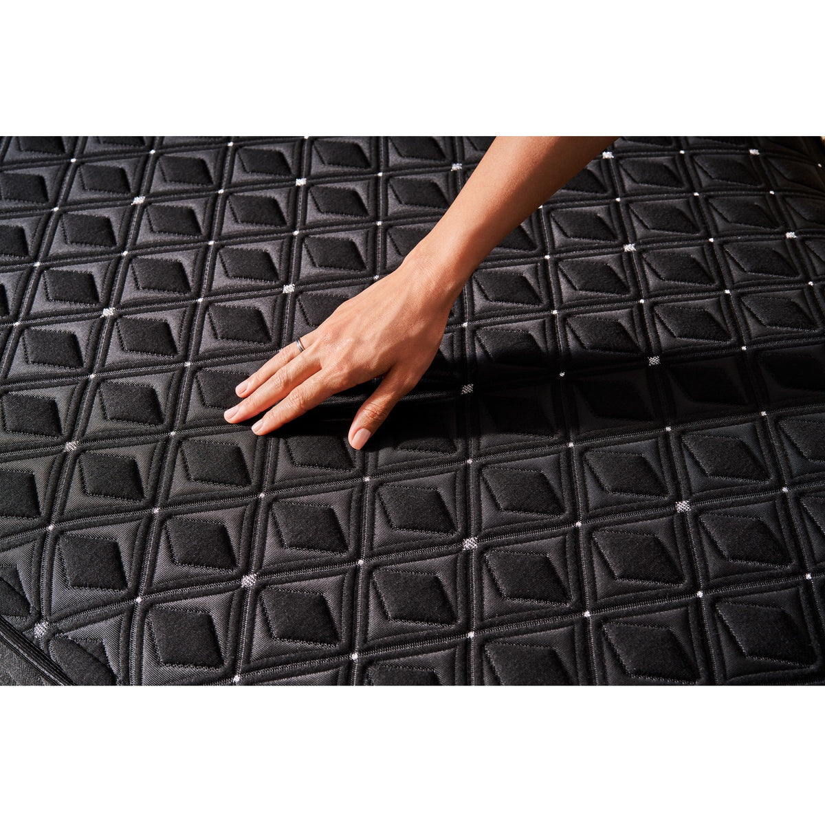 Beautyrest Black Series 3 Hybrid Plush