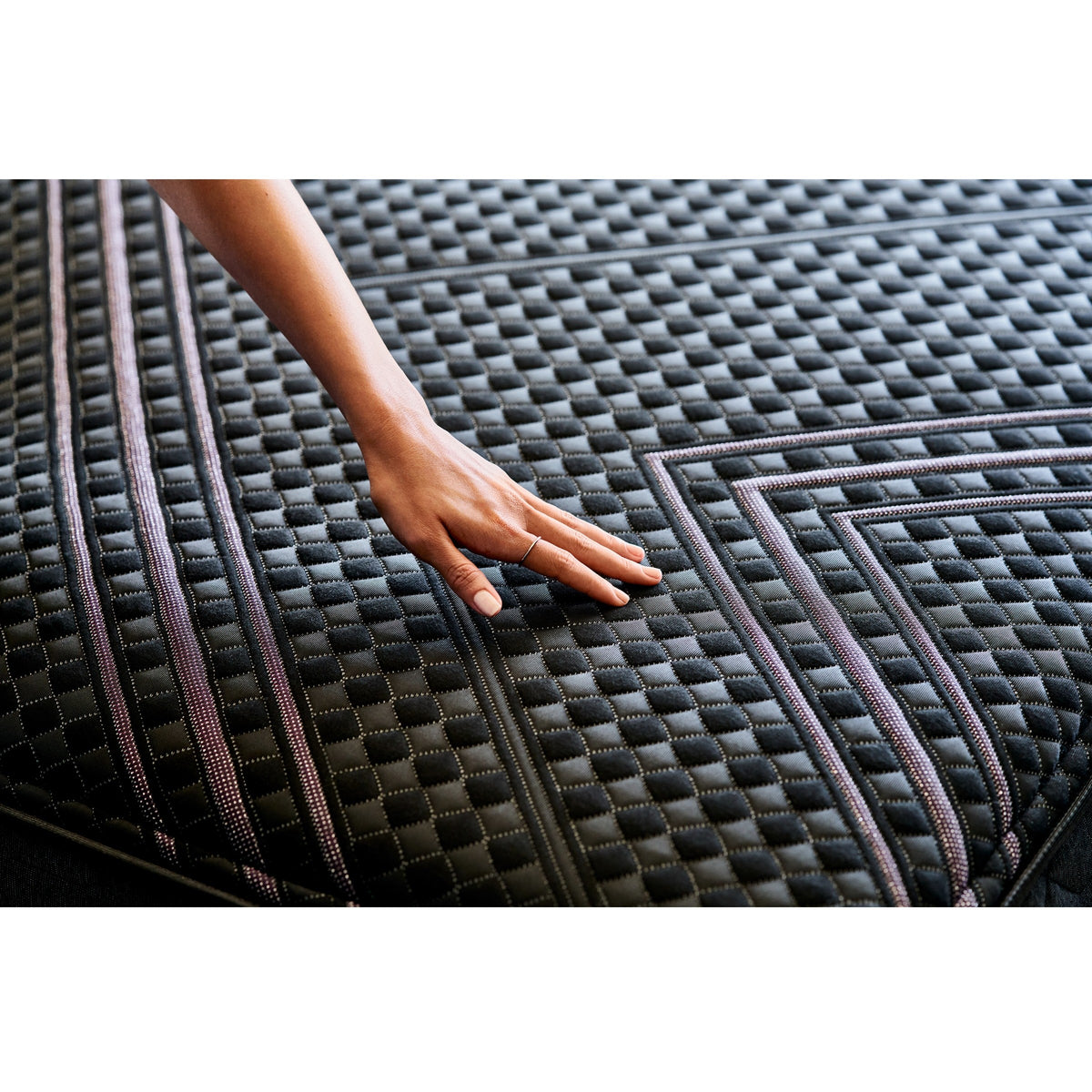 Beautyrest Black Series 2 Hybrid Plush